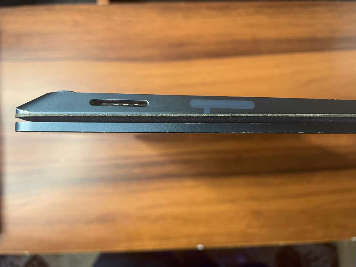 Microsoft Surface Laptop 2 i5-8250U-8GB RAM-256GB Cobalt Blue