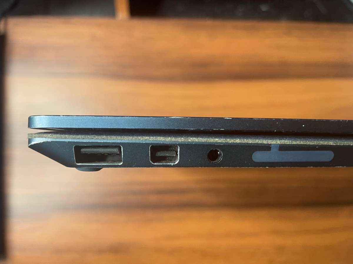 Microsoft Surface Laptop 2 i5-8250U-8GB RAM-256GB Cobalt Blue