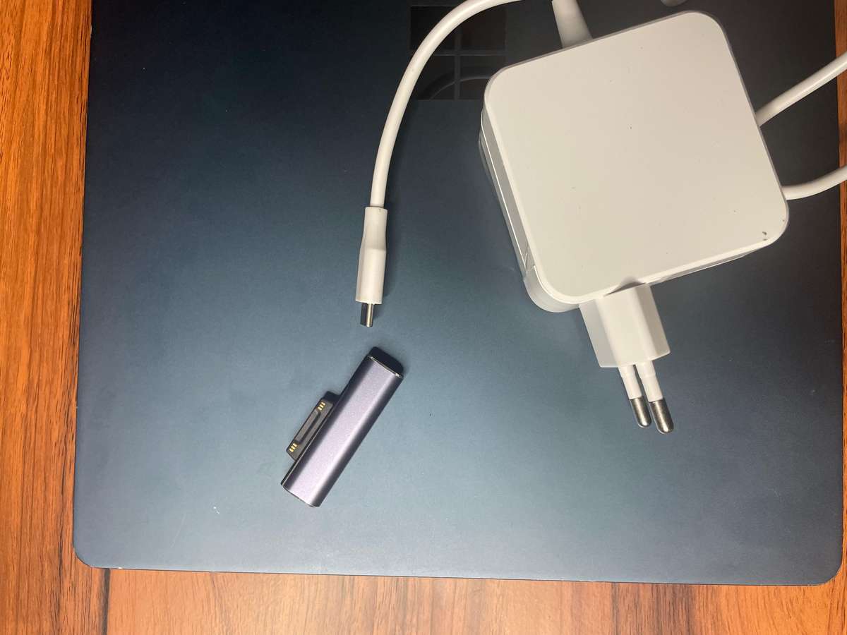 Microsoft Surface Laptop 2 i5-8250U-8GB RAM-256GB Cobalt Blue