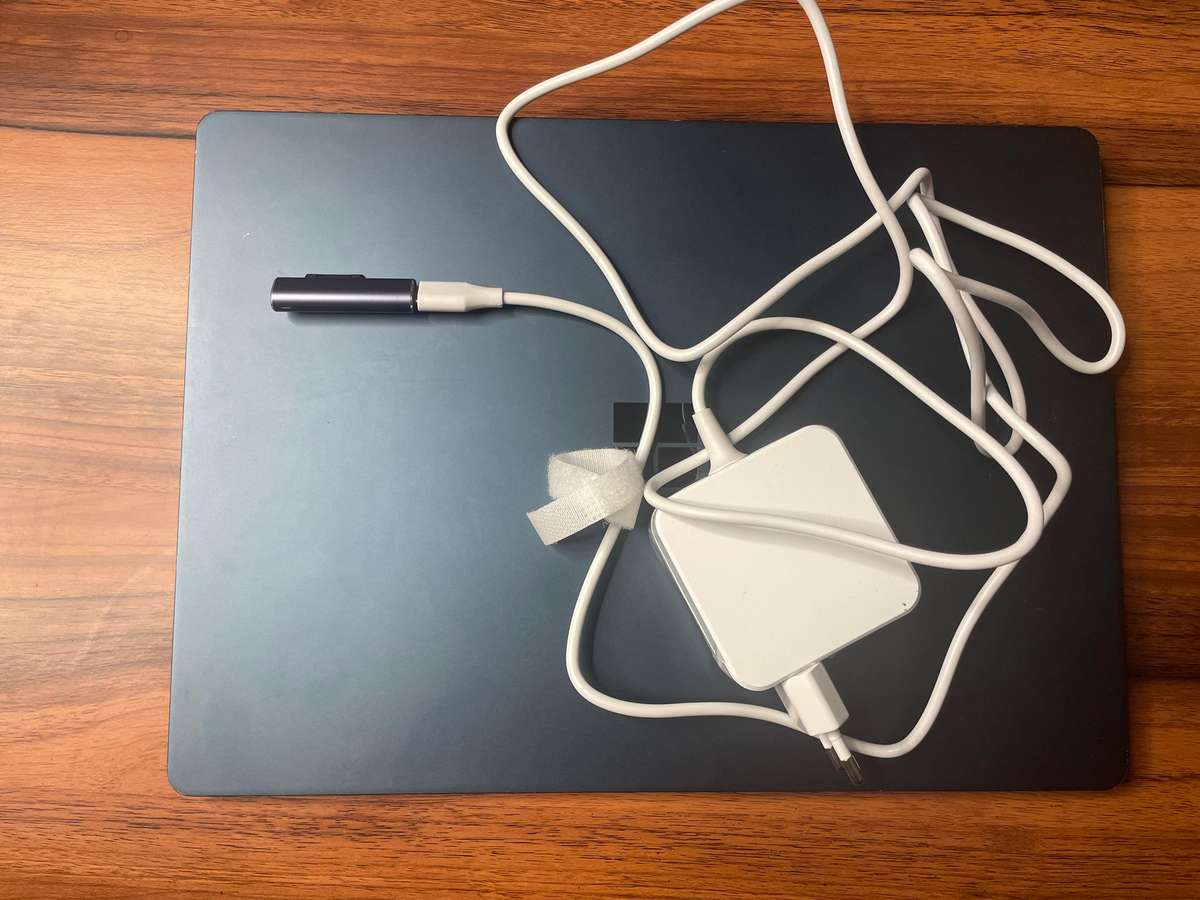 Microsoft Surface Laptop 2 i5-8250U-8GB RAM-256GB Cobalt Blue