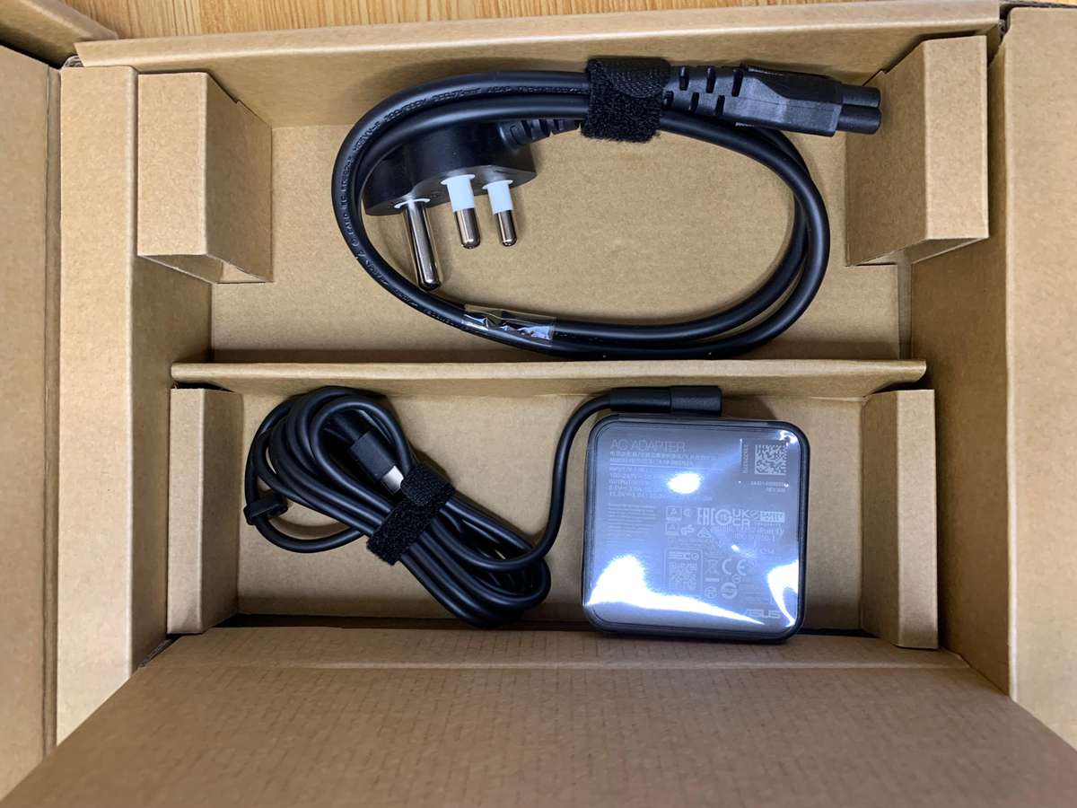 ASUS Expertbook B1502 - i5 12th Gen - 8GB RAM - 512 SSD - Brand New Open Box