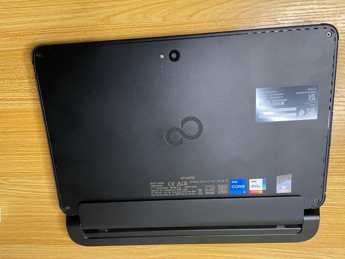 Fujitsu Stylistic Q7312 (12-in-1)- i5, 12th Gen - 16 GB RAM - 256 GB SSD