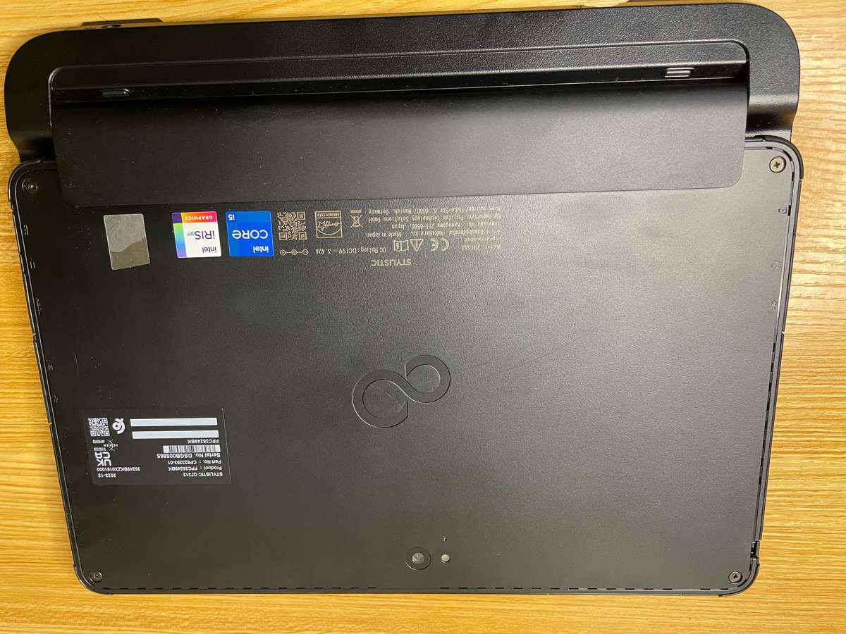 Fujitsu Stylistic Q7312 (12-in-1)- i5, 12th Gen - 16 GB RAM - 256 GB SSD