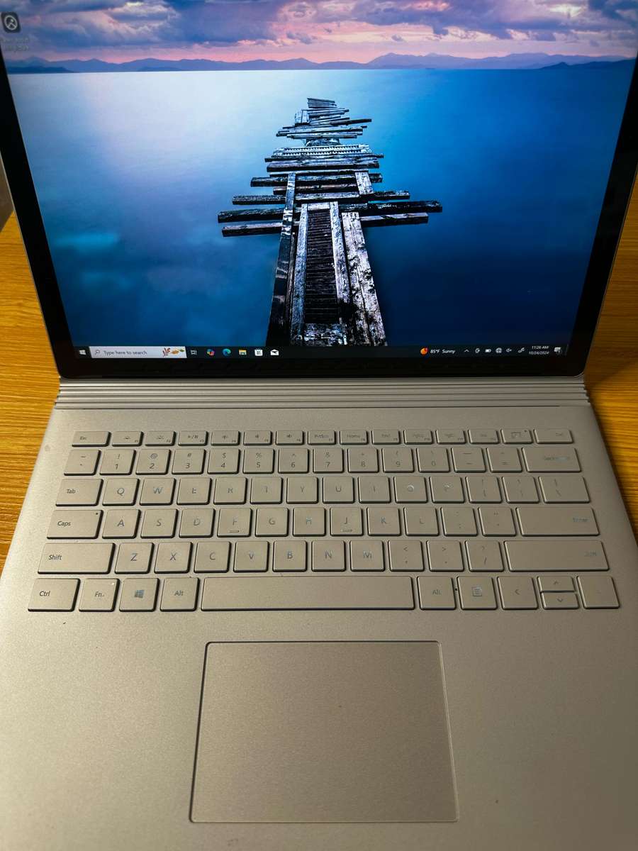 Microsoft Surface Book - Detachable 2 in 1 - 16 GB RAM - i7-6600U - 512 SSD