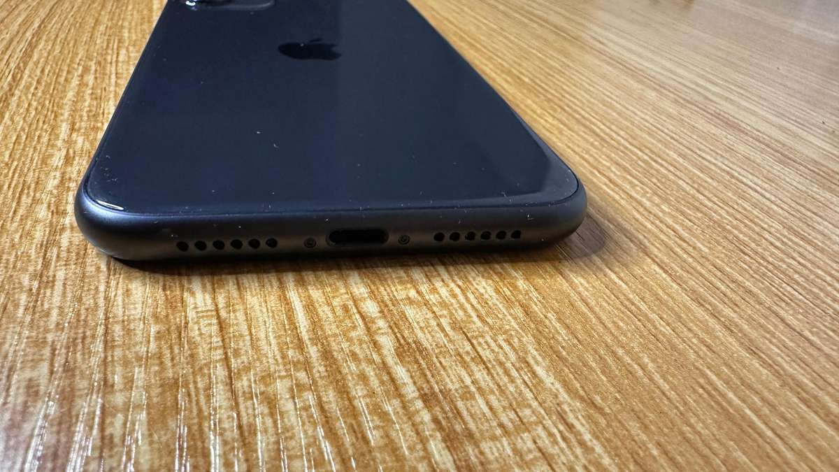 Apple iPhone 11 - 64 GB - Black