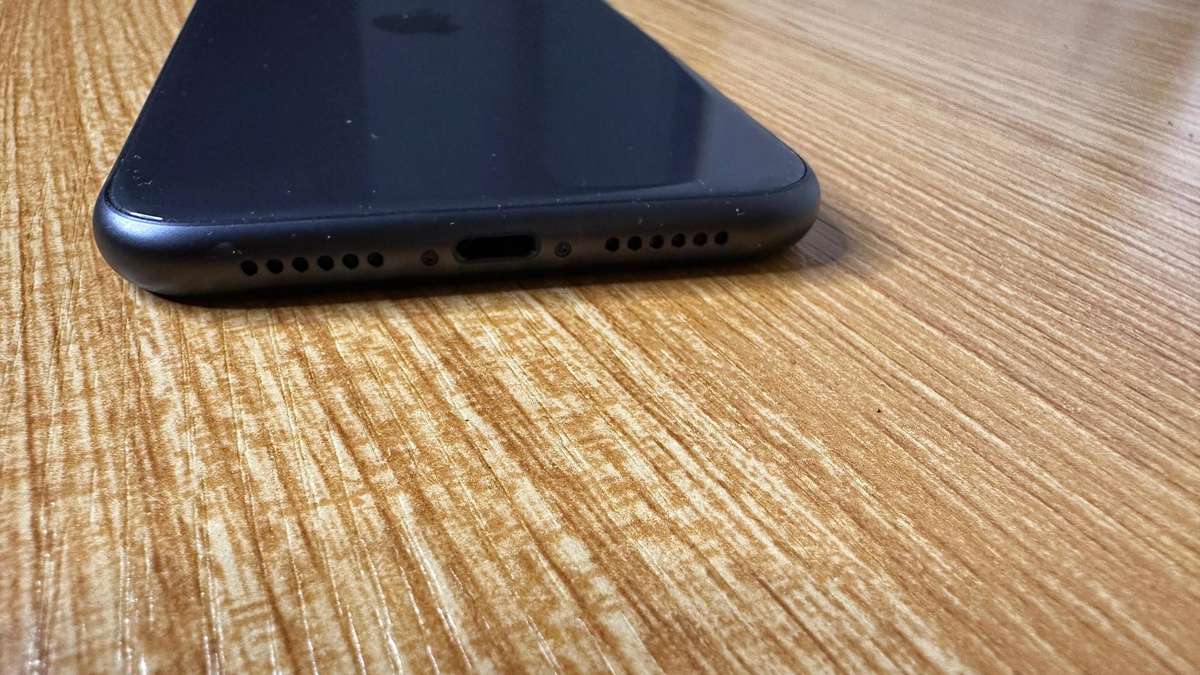 Apple iPhone 11 - 64 GB - Black