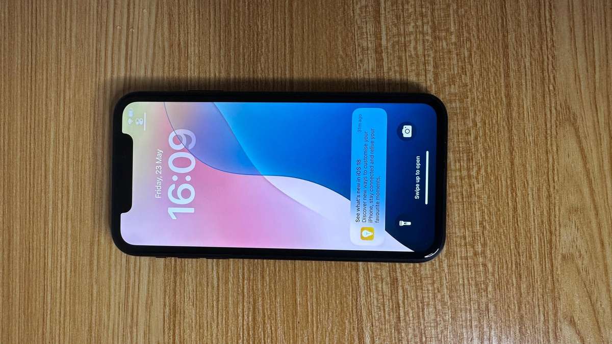 Apple iPhone 11 - 64 GB - Black