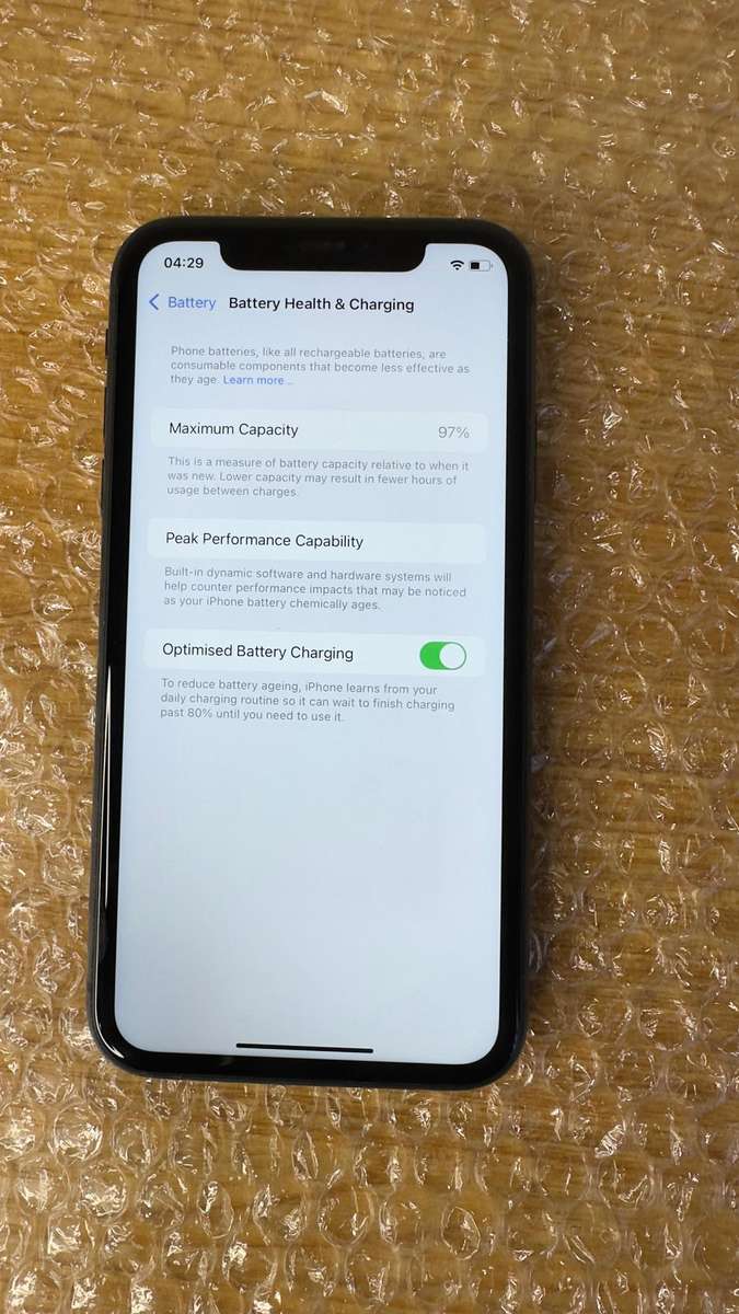 Apple iPhone 11 - 64 GB - Black