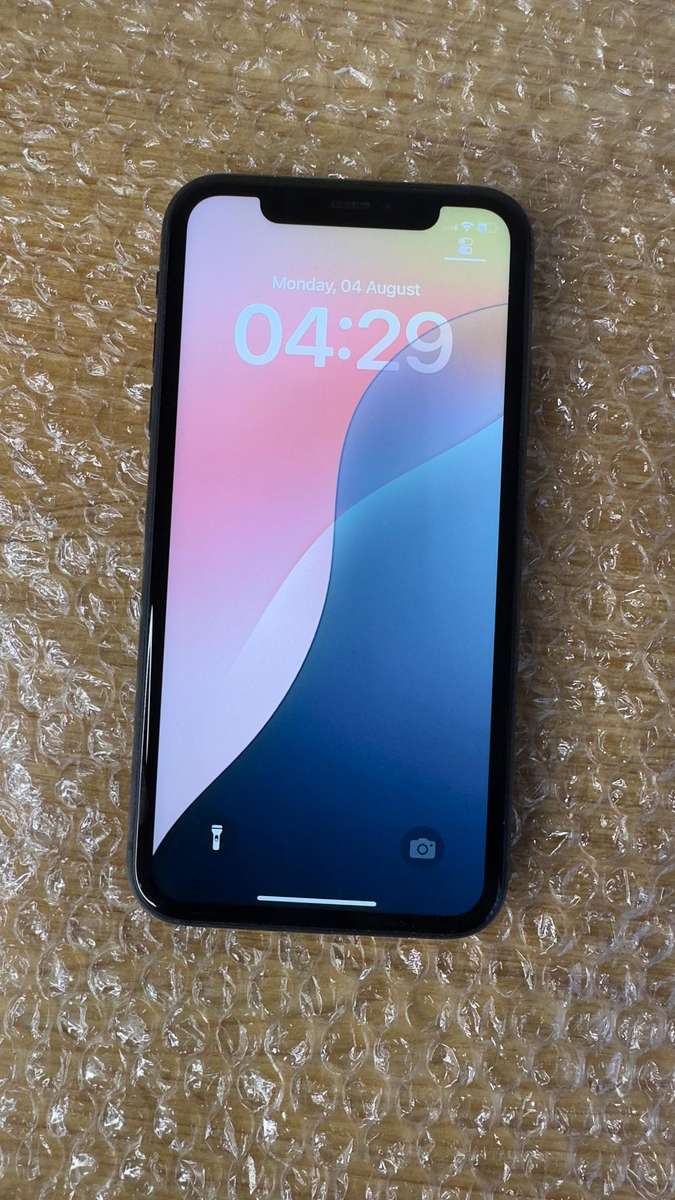 Apple iPhone 11 - 64 GB - Black