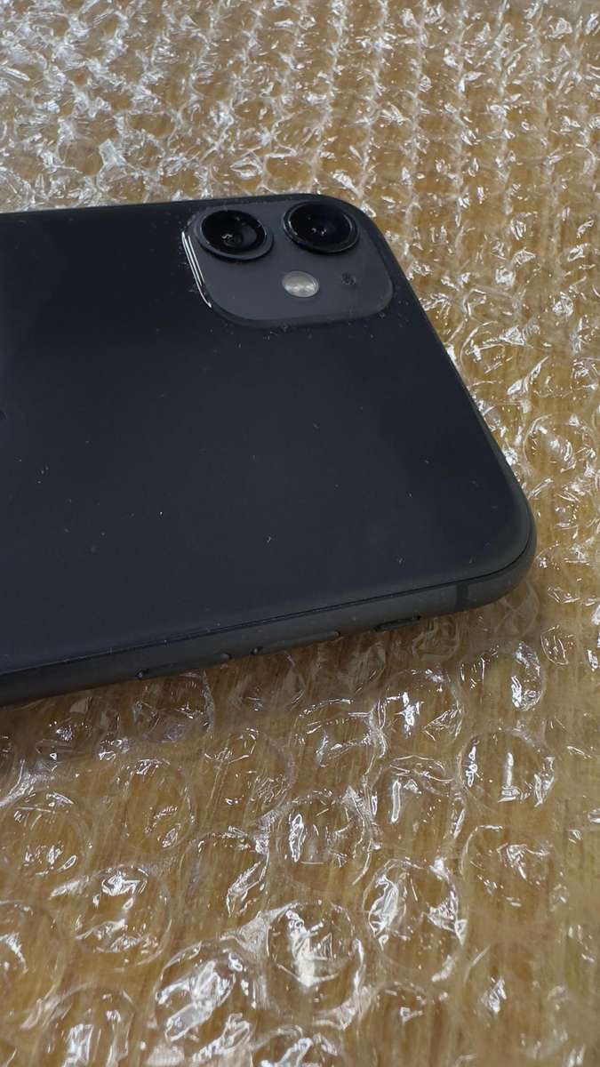 Apple iPhone 11 - 64 GB - Black