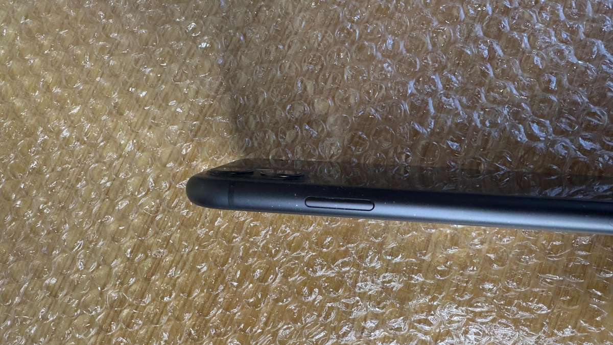 Apple iPhone 11 - 64 GB - Black