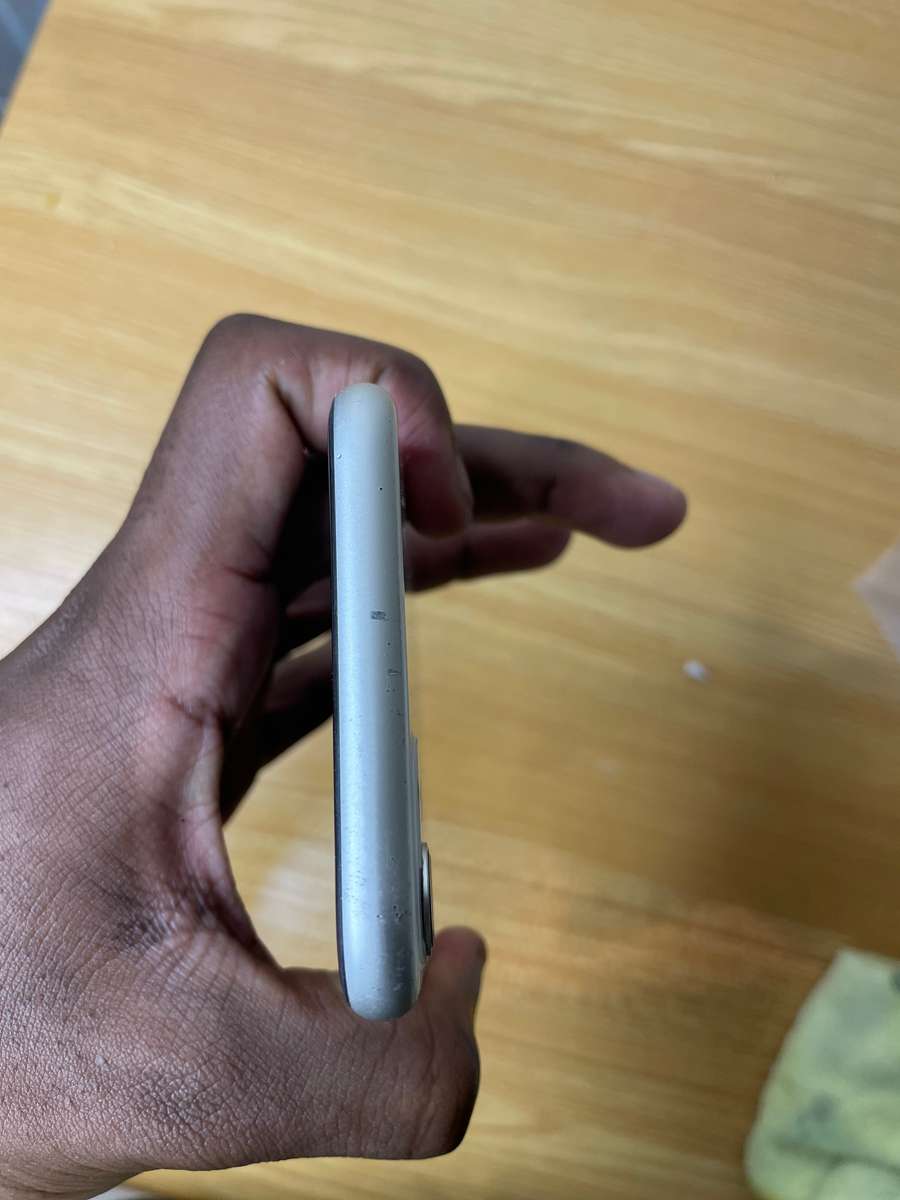 Apple iPhone 11 - 64 GB - White