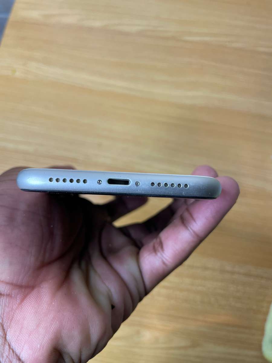 Apple iPhone 11 - 64 GB - White