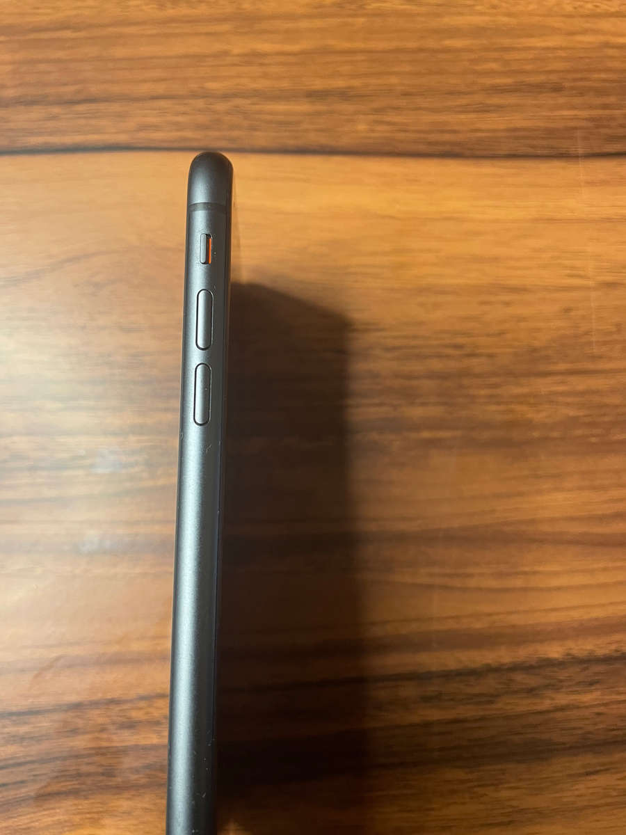 Apple iPhone 11 - 64 GB - Black