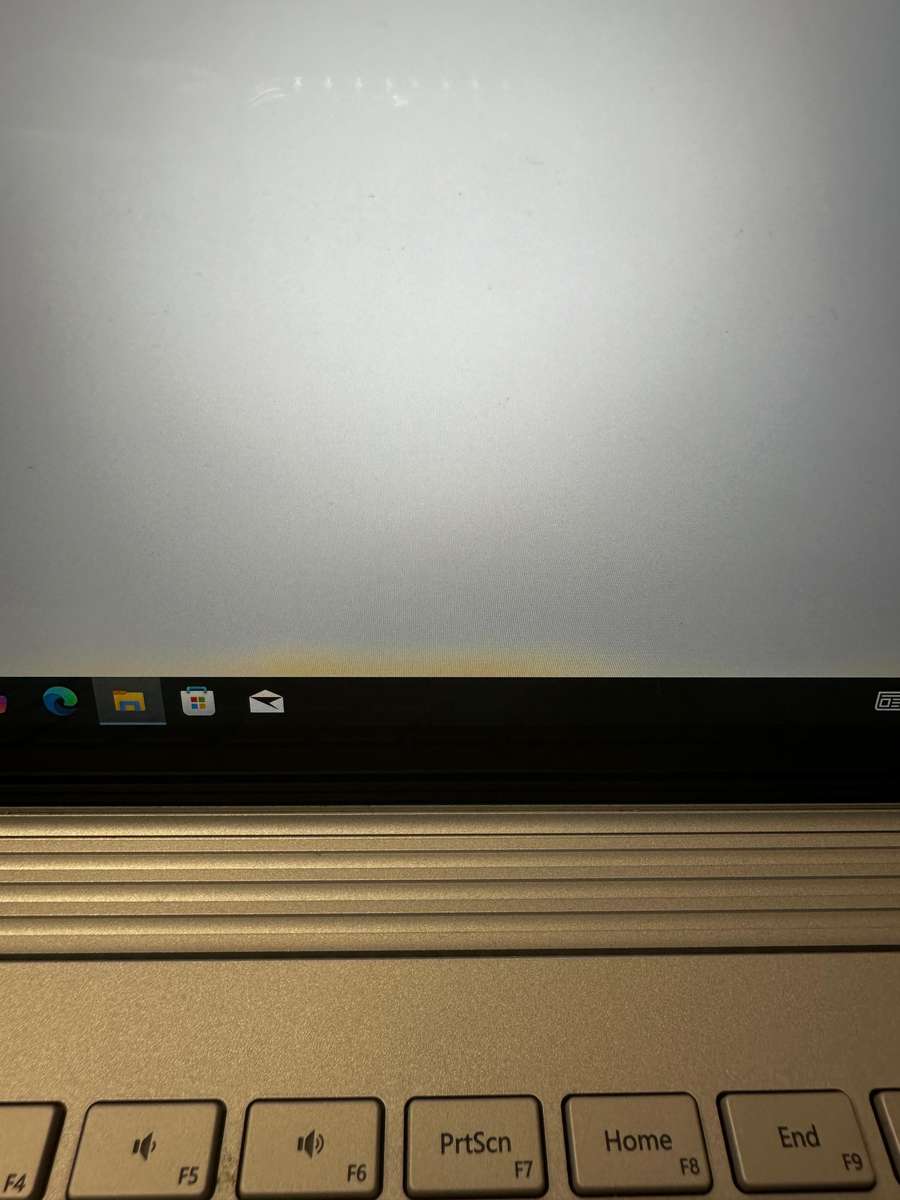 Microsoft Surface Book - Detachable 2 in 1 - 16 GB RAM - i7-6600U - 512 SSD