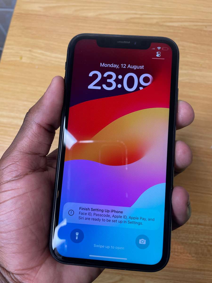 Apple iPhone XR - 64 GB - Black