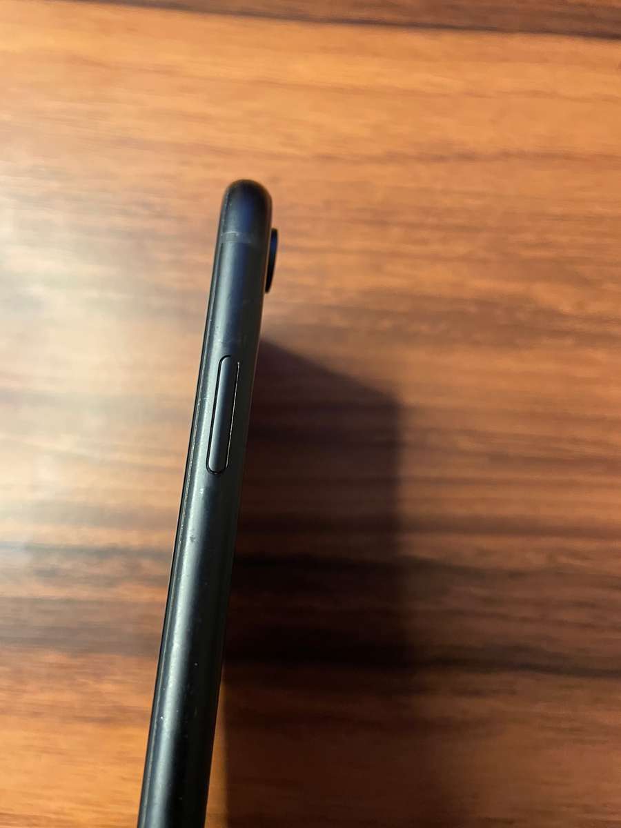 Apple iPhone XR - 64 GB - Black