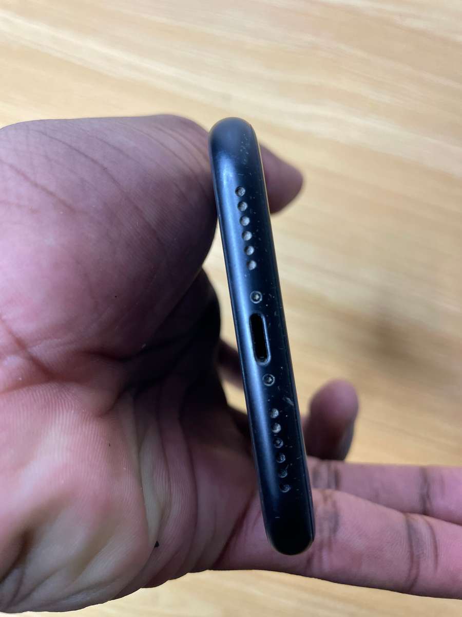 Apple iPhone XR - 64 GB - Black