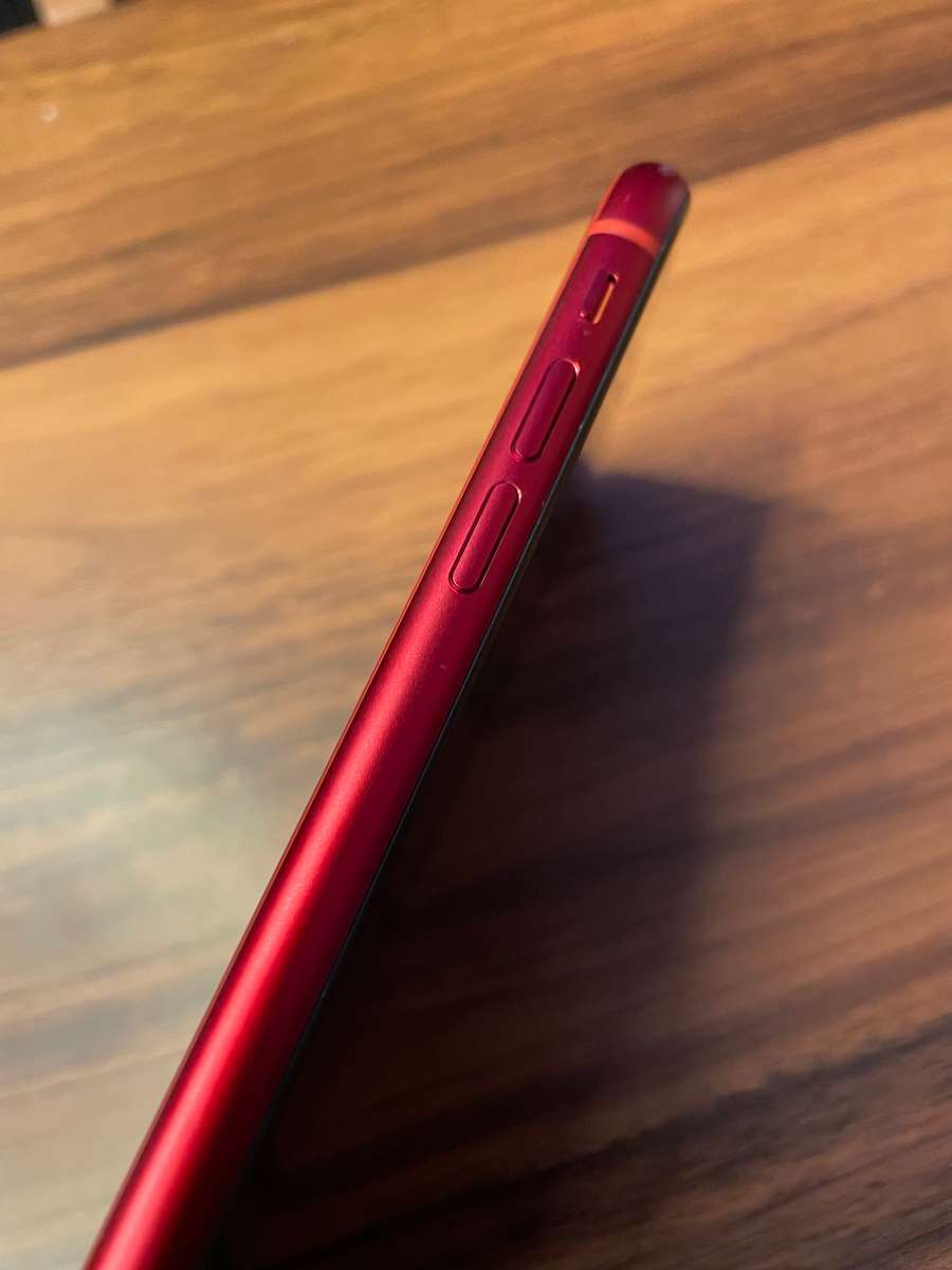 Apple iPhone XR - Red - 64 GB