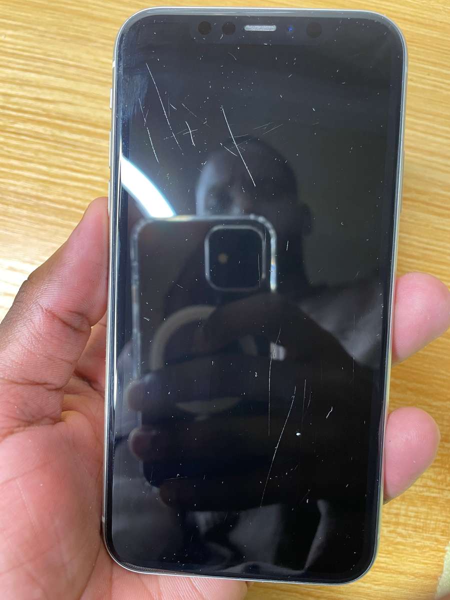 Apple iPhone 11 - 64 GB - White