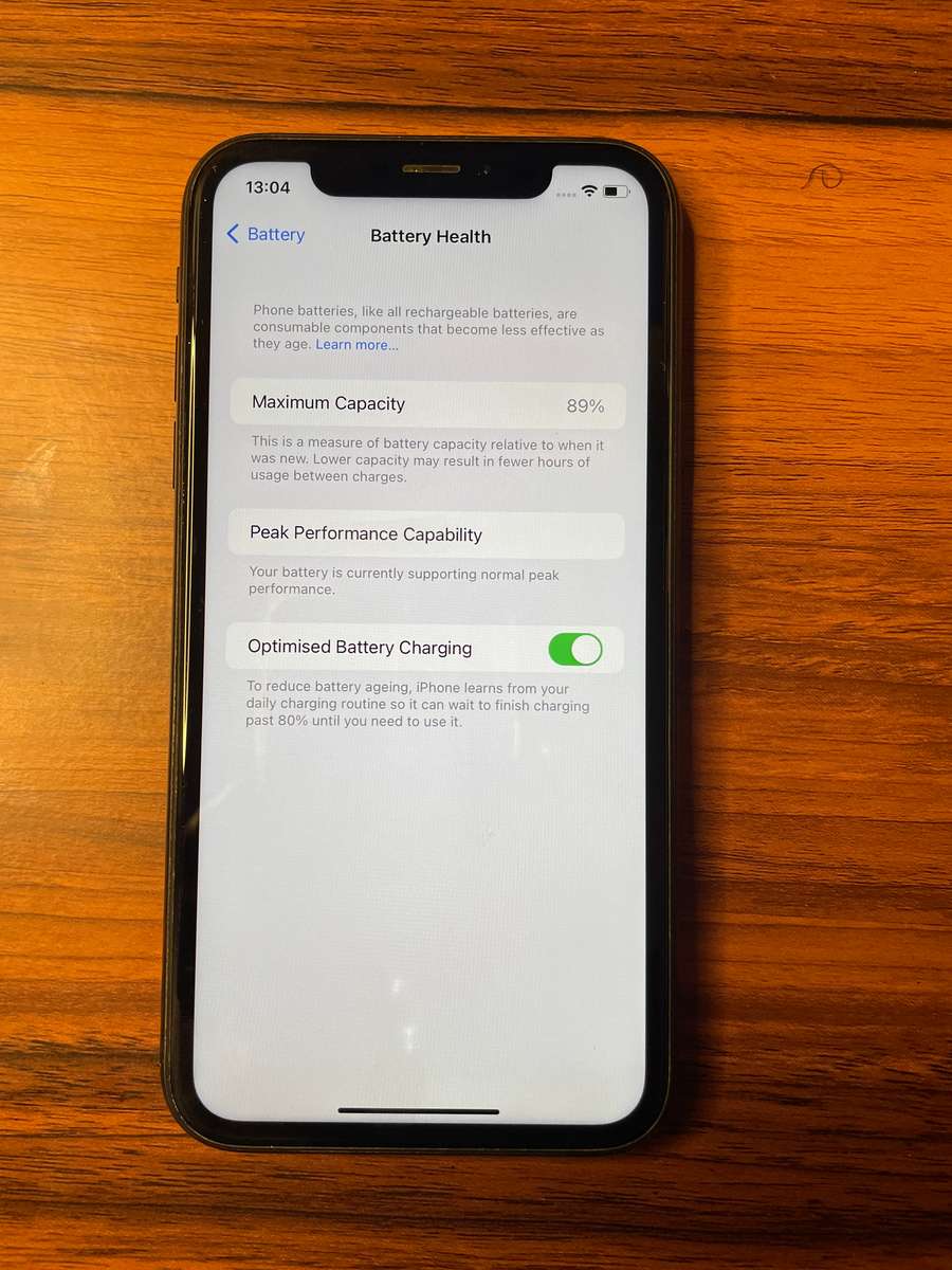 Apple iPhone XR - 64 GB - Black