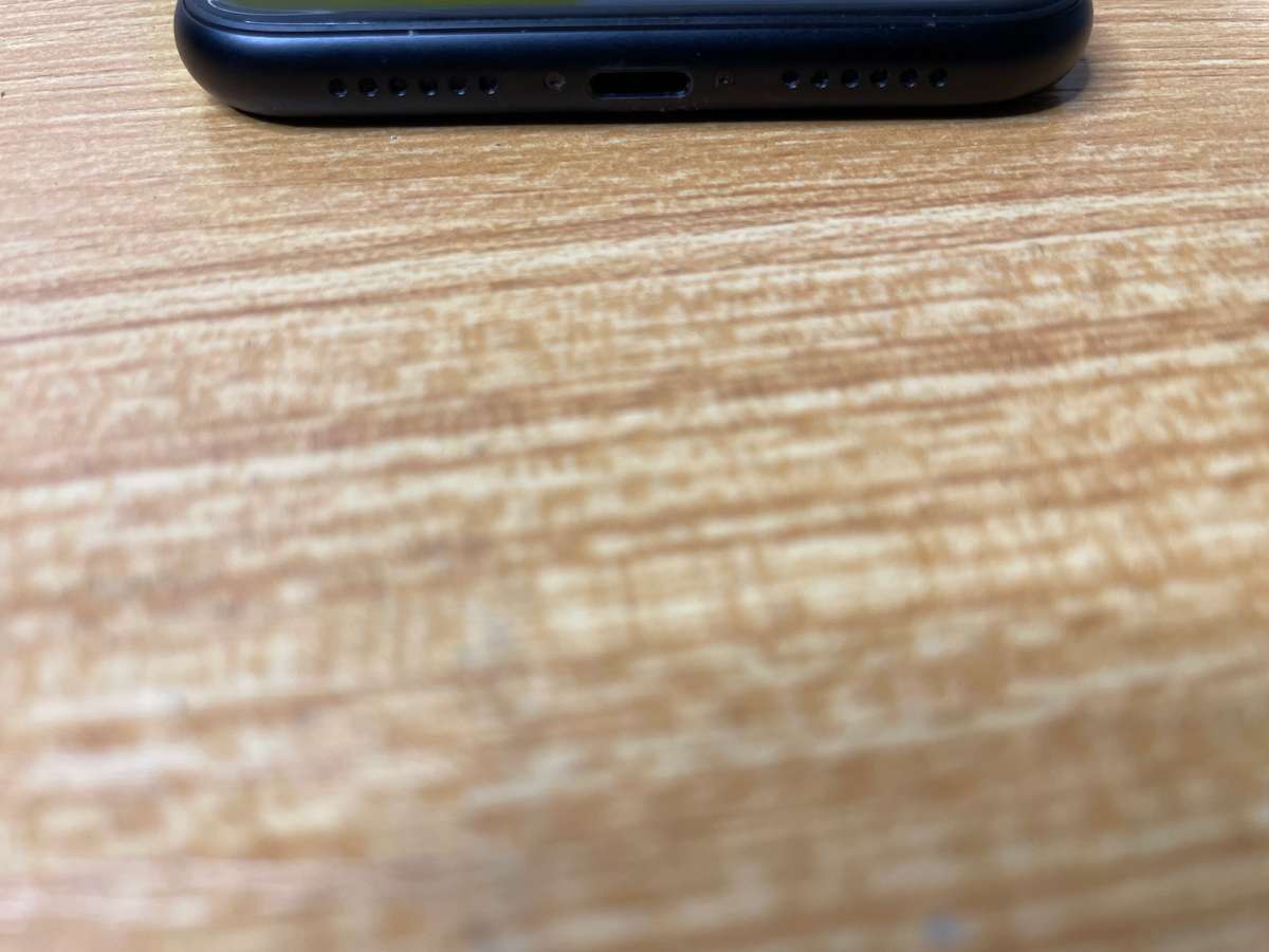 Apple iPhone XR - 64 GB - Black