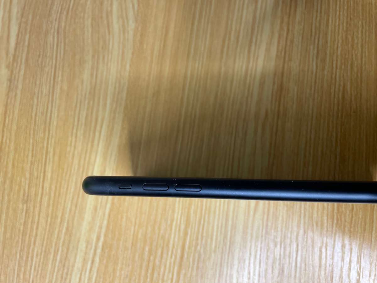 Apple iPhone XR - 64 GB - Black