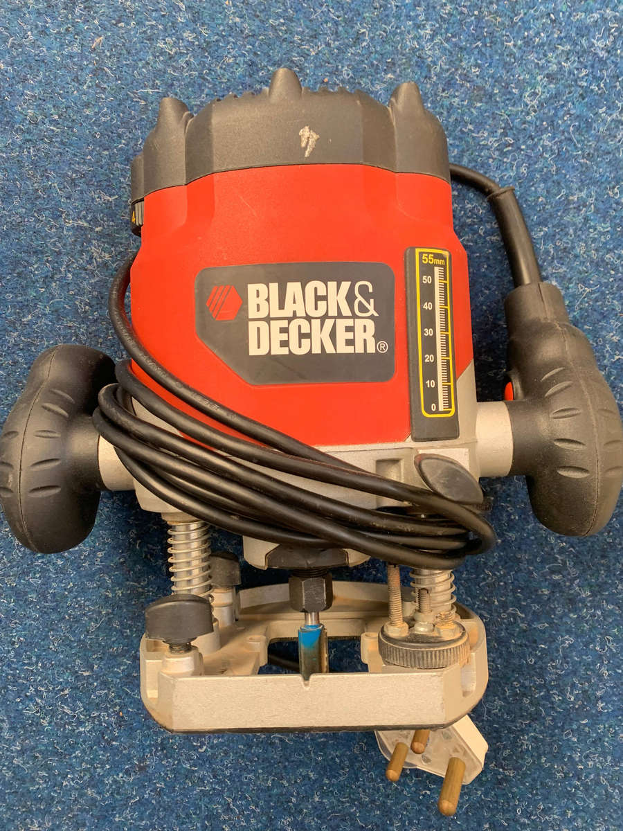 BLACK_&_DECKER 1100W ROUTER (KW850E)