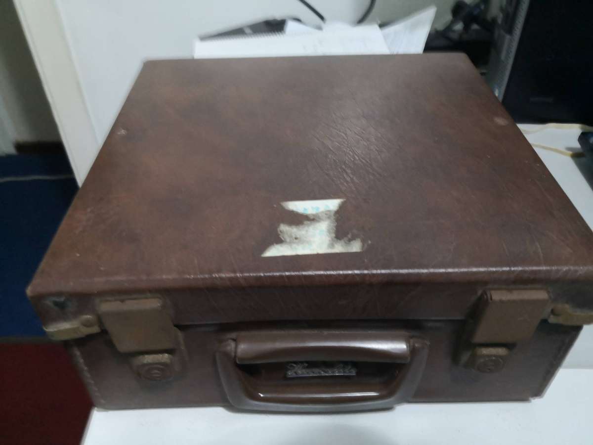 Henselite Lawn Bowls Size 00 (set of 4 in Case)