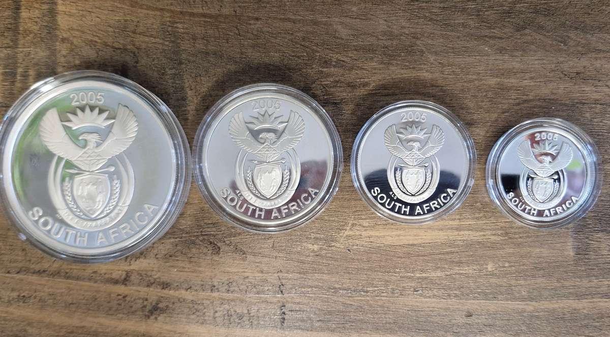 2005 Wildlife Proof Set - The African Wild Dog (Silver)