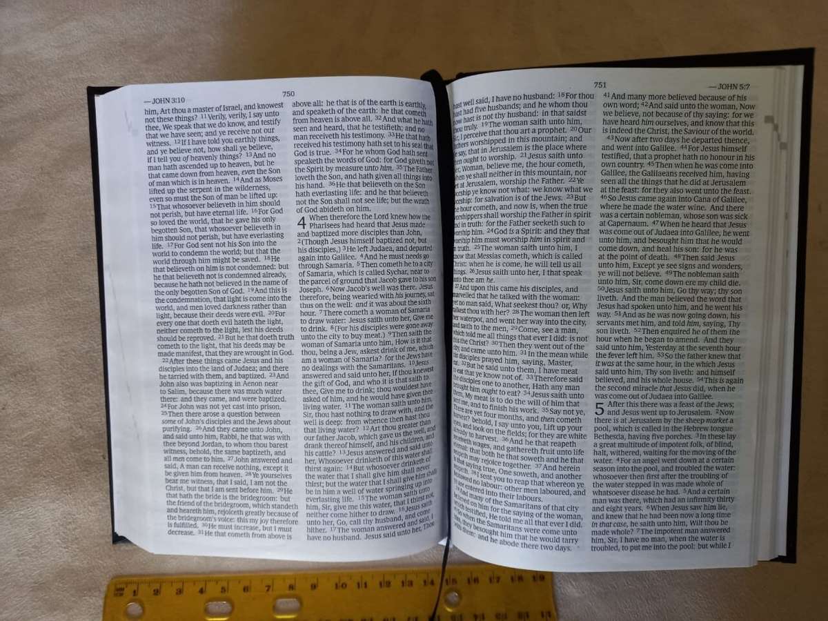 Holy Bible: King James Version KJV (hard cover)