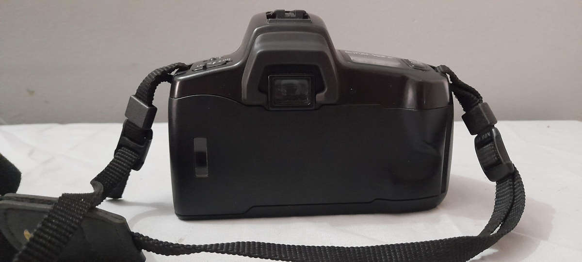 Minolta Dynax 300si 35mm SLR Film Camera