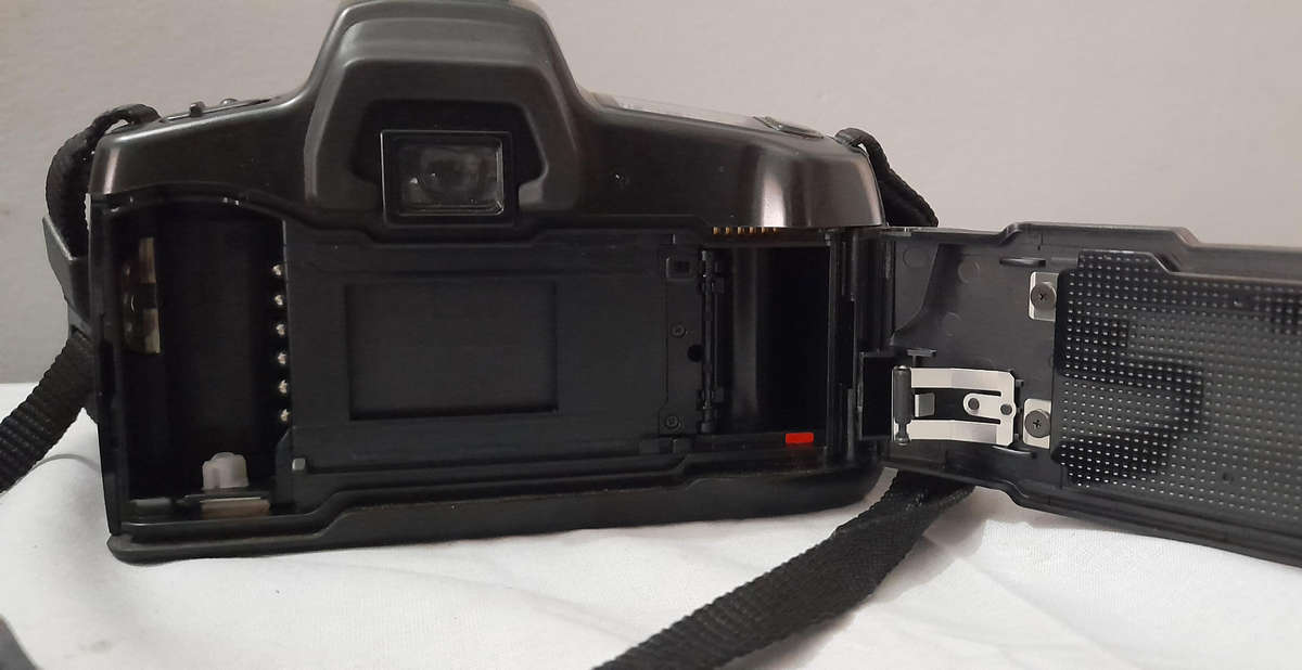 Minolta Dynax 300si 35mm SLR Film Camera