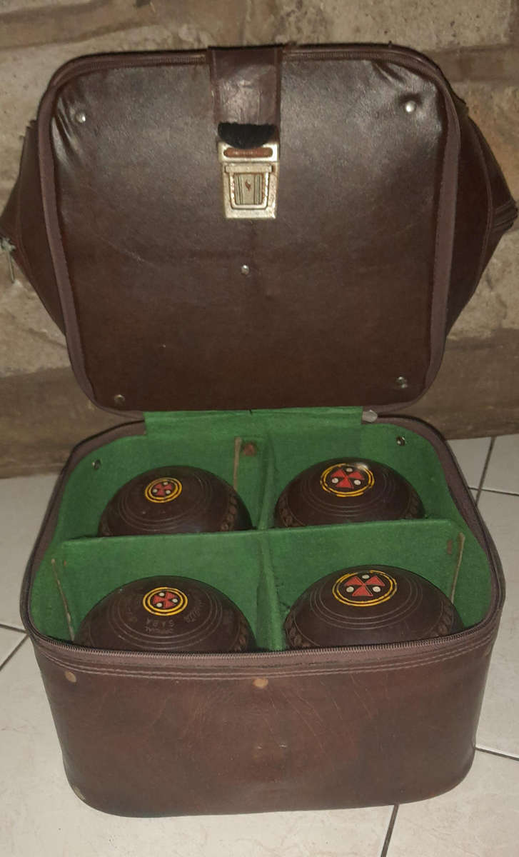 Henselite Super-Grip Size 5 Bowls in Bag