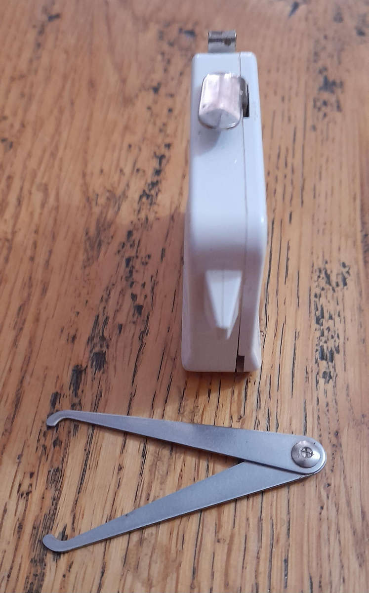 Henselite Henselock Bowls Measure