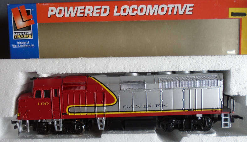 LIFE-LIKE HO SCALE - SF F40PH DIESEL LOCO, BOXED