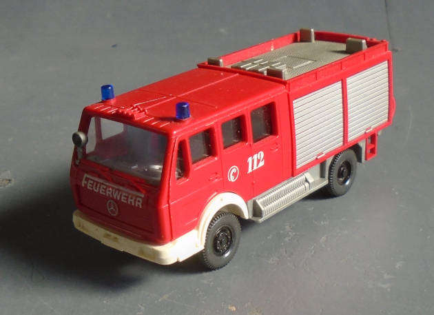 WIKING HO SCALE - MERCEDES BENZ FIRE ENGINE