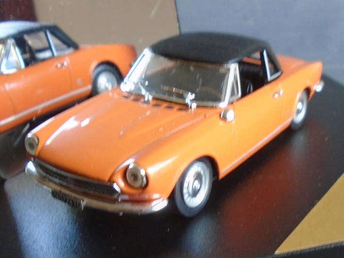 VITESSE 1/43 SCALE - FIAT 124 SPIDER SPORT CLOSED CONVERTABLE, BOXED