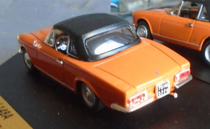 VITESSE 1/43 SCALE - FIAT 124 SPIDER SPORT CLOSED CONVERTABLE, BOXED