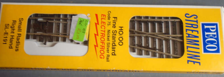 PECO STREAMLINE CODE 75 - SMALL RADIUS RH POINT - BOXED