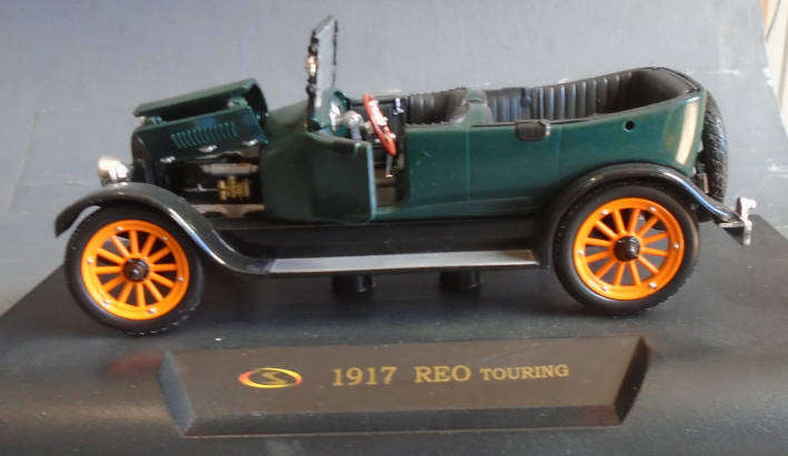 ROAD SIGNITURE 1/24 SCALE - 1917 REO TOURER