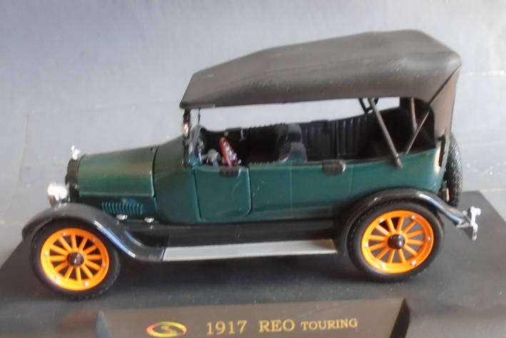ROAD SIGNITURE 1/24 SCALE - 1917 REO TOURER