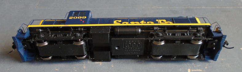 WALTHERS PROTO 1000 HO SCALE - SANTA FE RS2 DIESEL LOCO W/DIRECTIONAL LIGHTING, BOXED