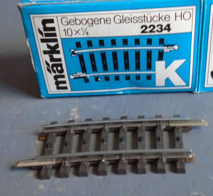 MARKLIN HO SCALE - 2234 K TRACK 10 X 1/4 CURVED TRACK, BOXED