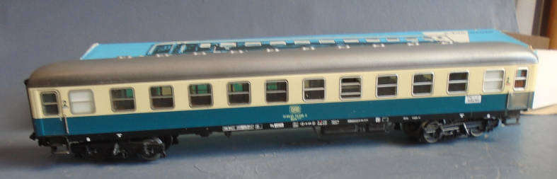 MARKLIN HO SCALE - DB 2 nd CLASS EXPRESS COACH, BOXED