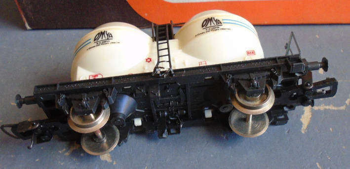 LIMA HO SCALE - 2 TANK CONTAINER WAGON, LADDER REPAIRED, BOXED