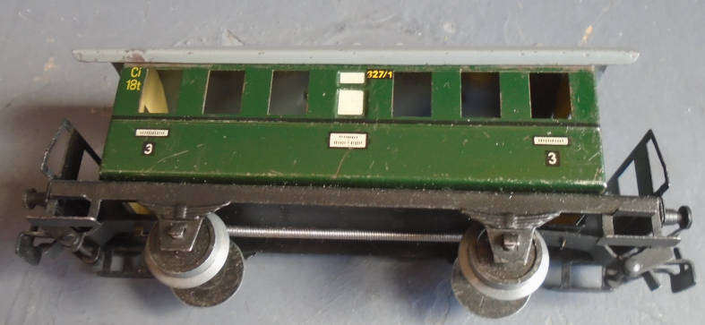 MARKLIN HO SCALE - 3rd CLASS PASSENGER WAGON