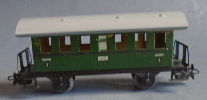 MARKLIN HO SCALE - 3rd CLASS PASSENGER WAGON
