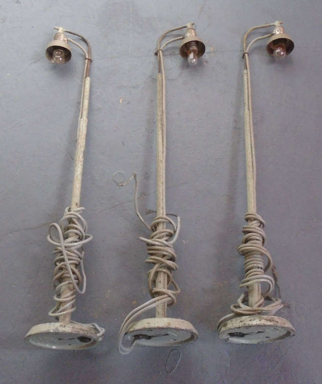 MARKLIN HO SCALE - 3 X STREET LAMPS