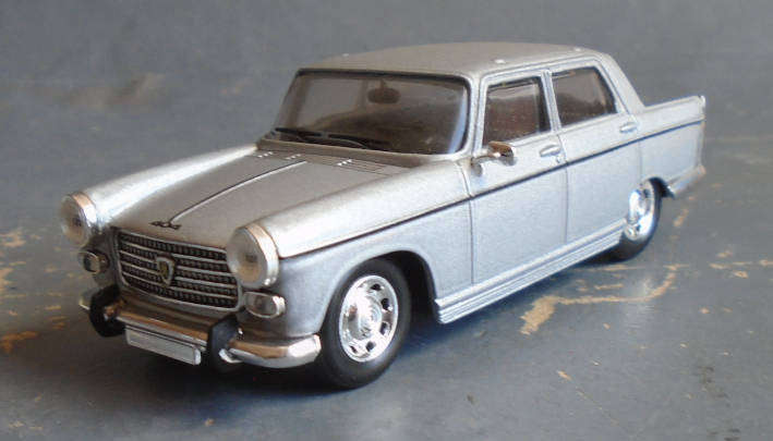 DEL PRADO 1/43 SCALE - PEUGEOT 404 SEDAN